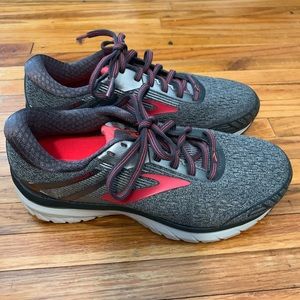 Brooks Adrenaline GTS 18 Sneakers. NWOT! 7 Wide
